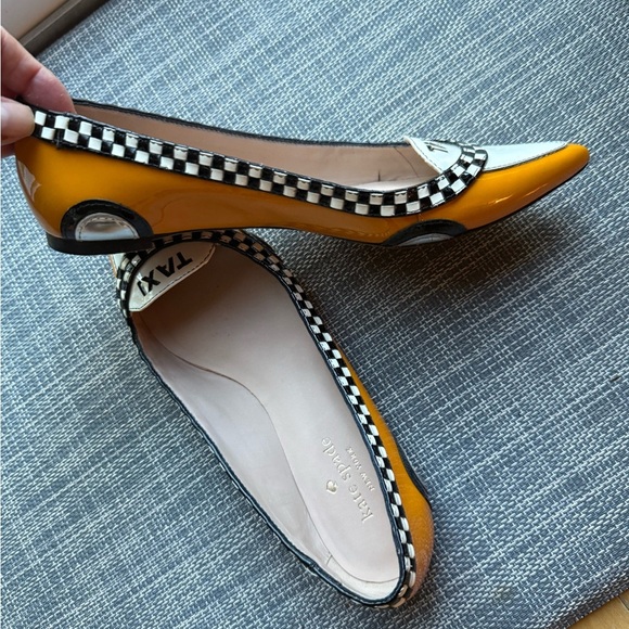 Kate Spade Yellow and Black Taxi Flats Retail 248.00 - Picture 1 of 6